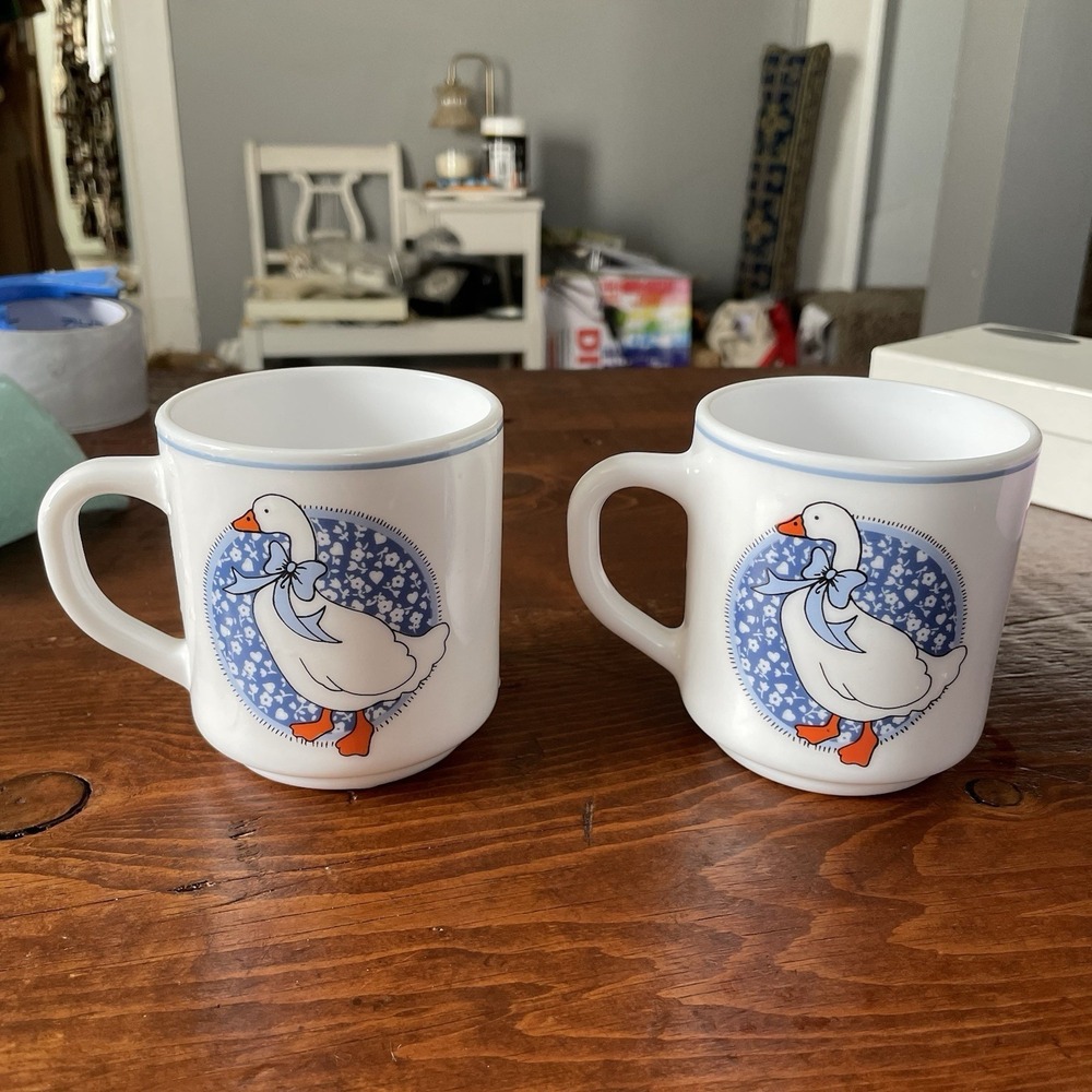 Vintage Arcopal France Milk Glass Mugs Geese Duck French Country Set of 2 - Picture 3 of 6